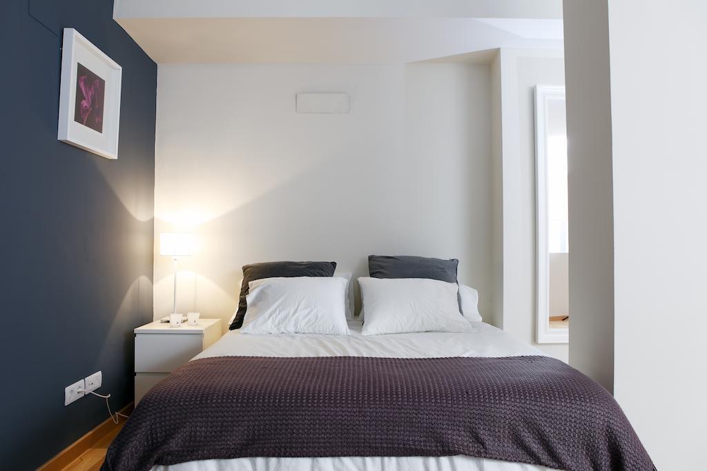 Fira Apartment